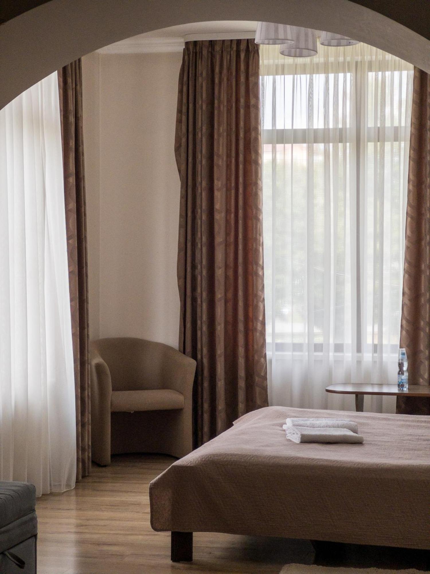 Орк "Блісс" Hotel รีฟเน ภายนอก รูปภาพ