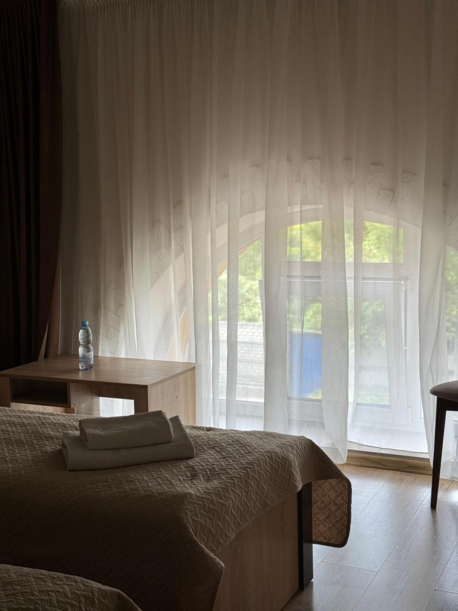 Орк "Блісс" Hotel รีฟเน ภายนอก รูปภาพ